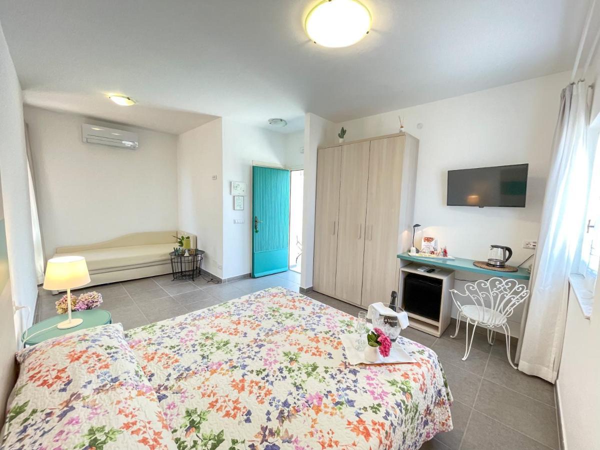 Il Capanno Hotel Pietra Ligure Exterior foto
